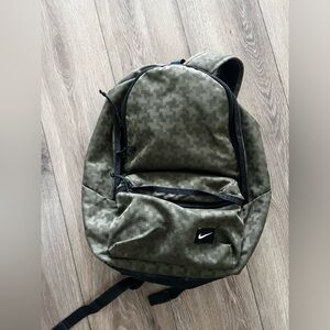 Nike Men's Green Backpack